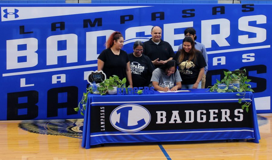 Senior Mia Maldonado signs to play softball at Temple College. 