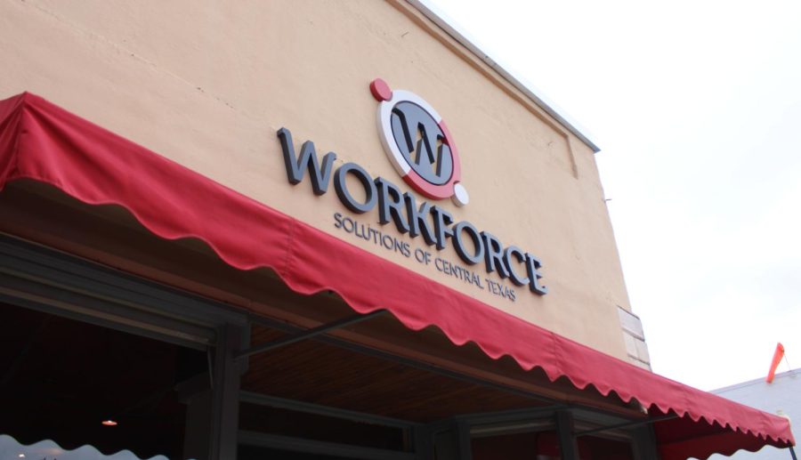 The Lampasas Workforce Unemployment office is located at 1305 S Key Ave #102 Lampasas Texas 76550.